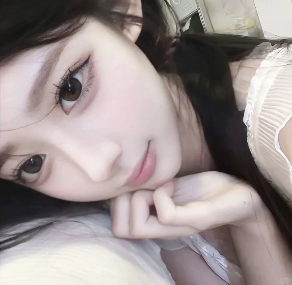 𝙒𝙚𝘾𝙝𝙖𝙩 / 女头🌤️