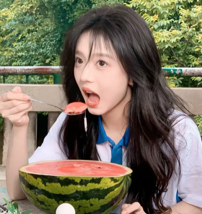𝙒𝙚𝘾𝙝𝙖𝙩/吃货女头（53）