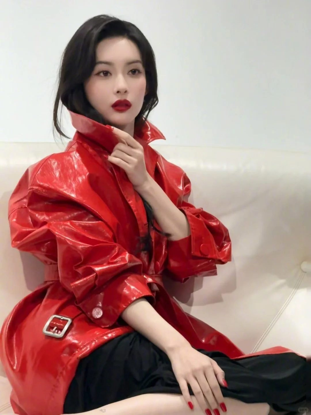 好适合演万人迷啊，孟姐有没有演过这种啊？