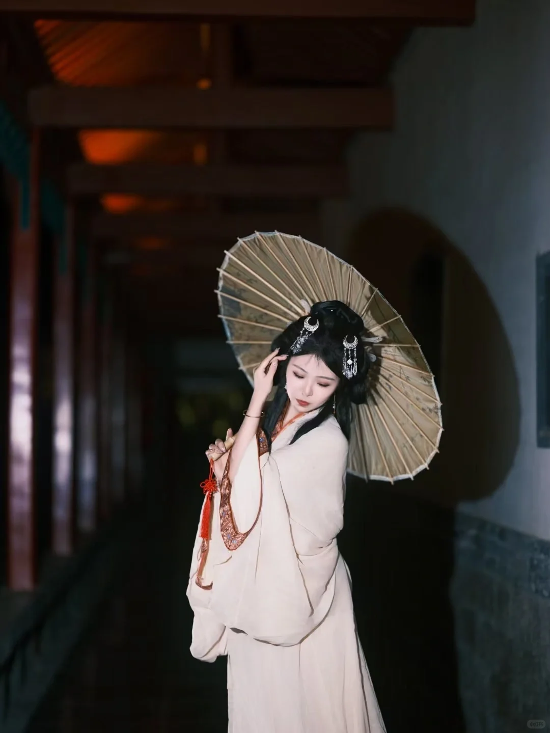 燕赵多美人，美者颜如玉。
