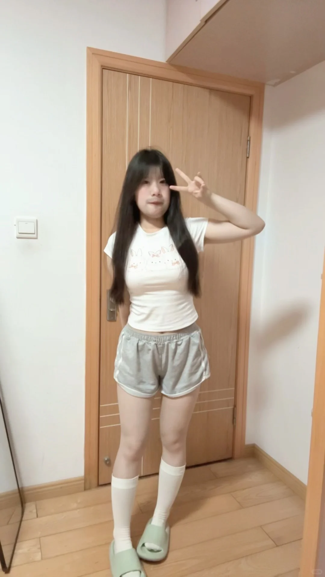 到底哪个长度的袜子最显腿细啊！！！