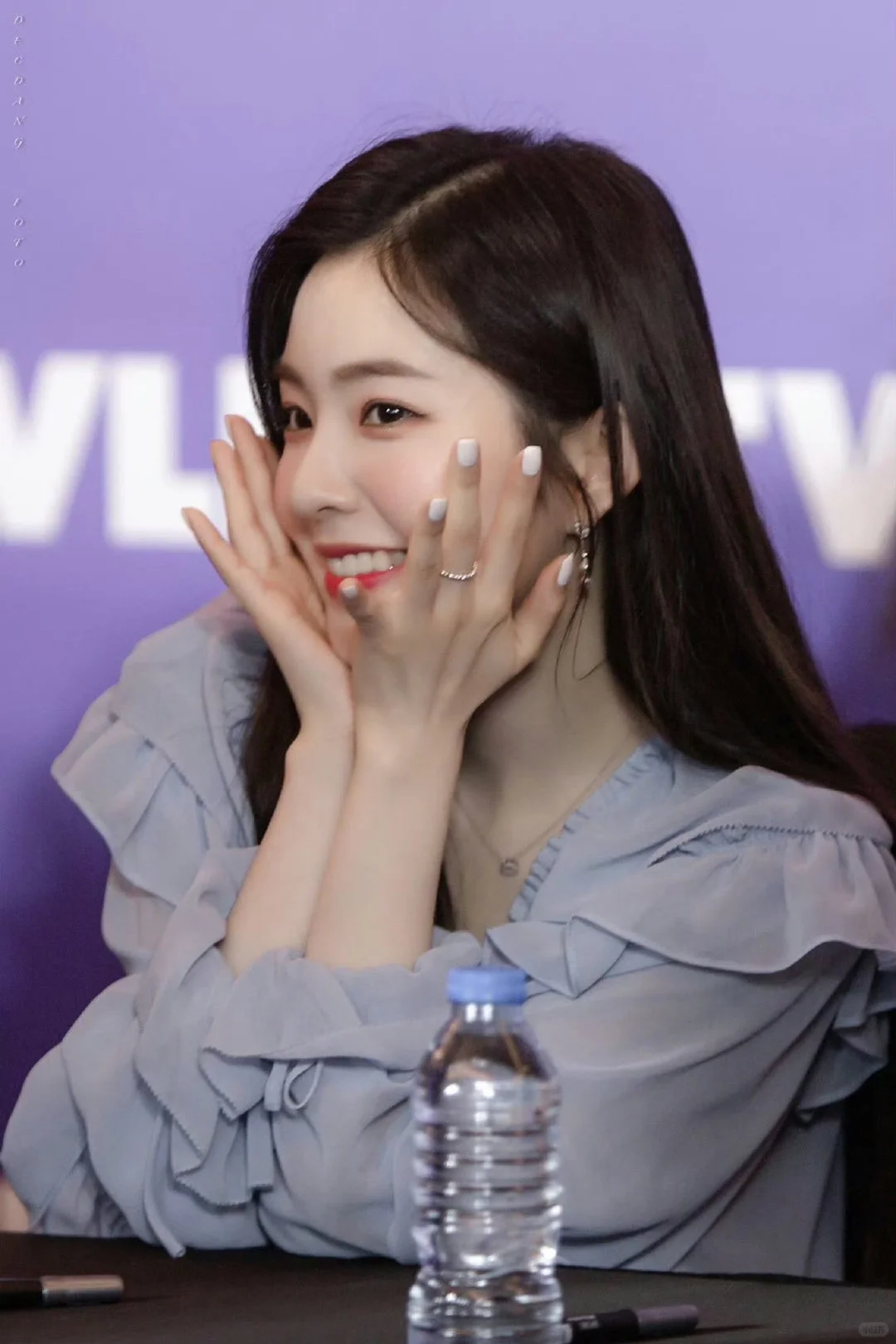 Irene 有成熟女人的妩媚不失少女的娇俏