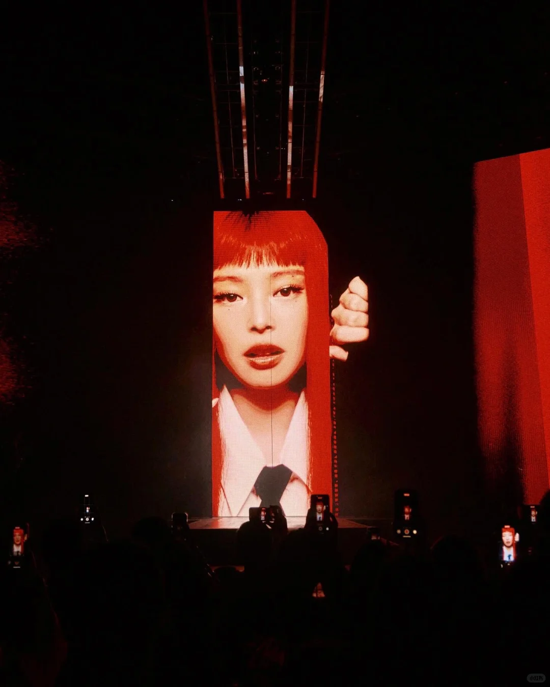 JENNIE｜完全就是一朵娇艳的红玫瑰❤😭❤️