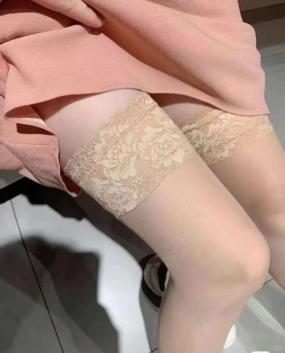 蕾丝款膝上袜3个颜色