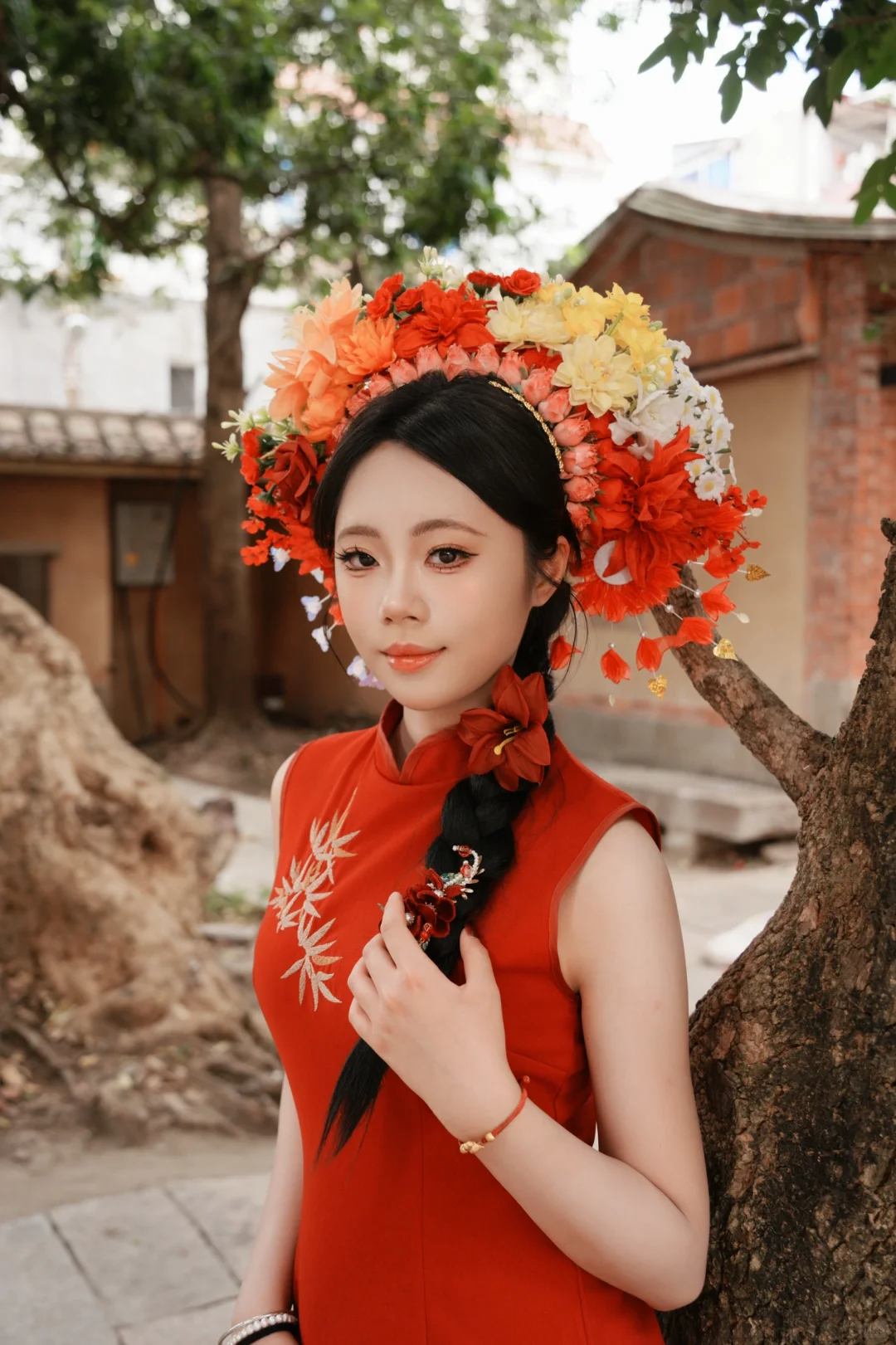 这个夏天来体验红色旗袍簪花吧！