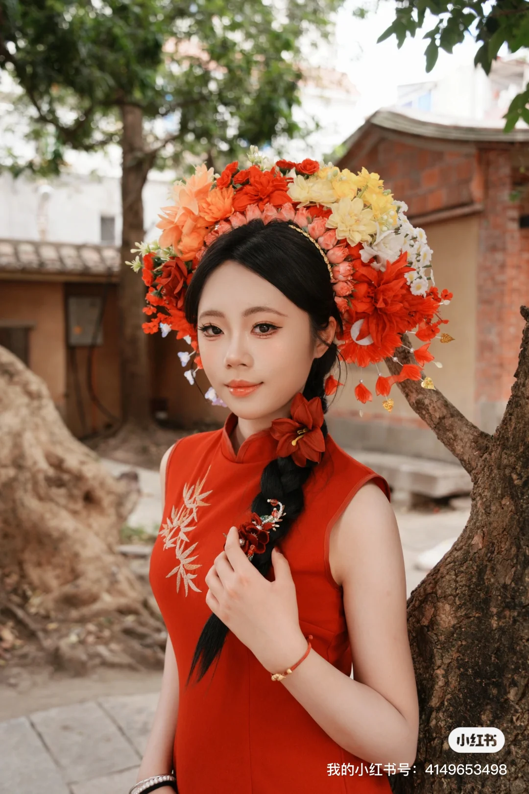 这个夏天来体验红色旗袍簪花吧！