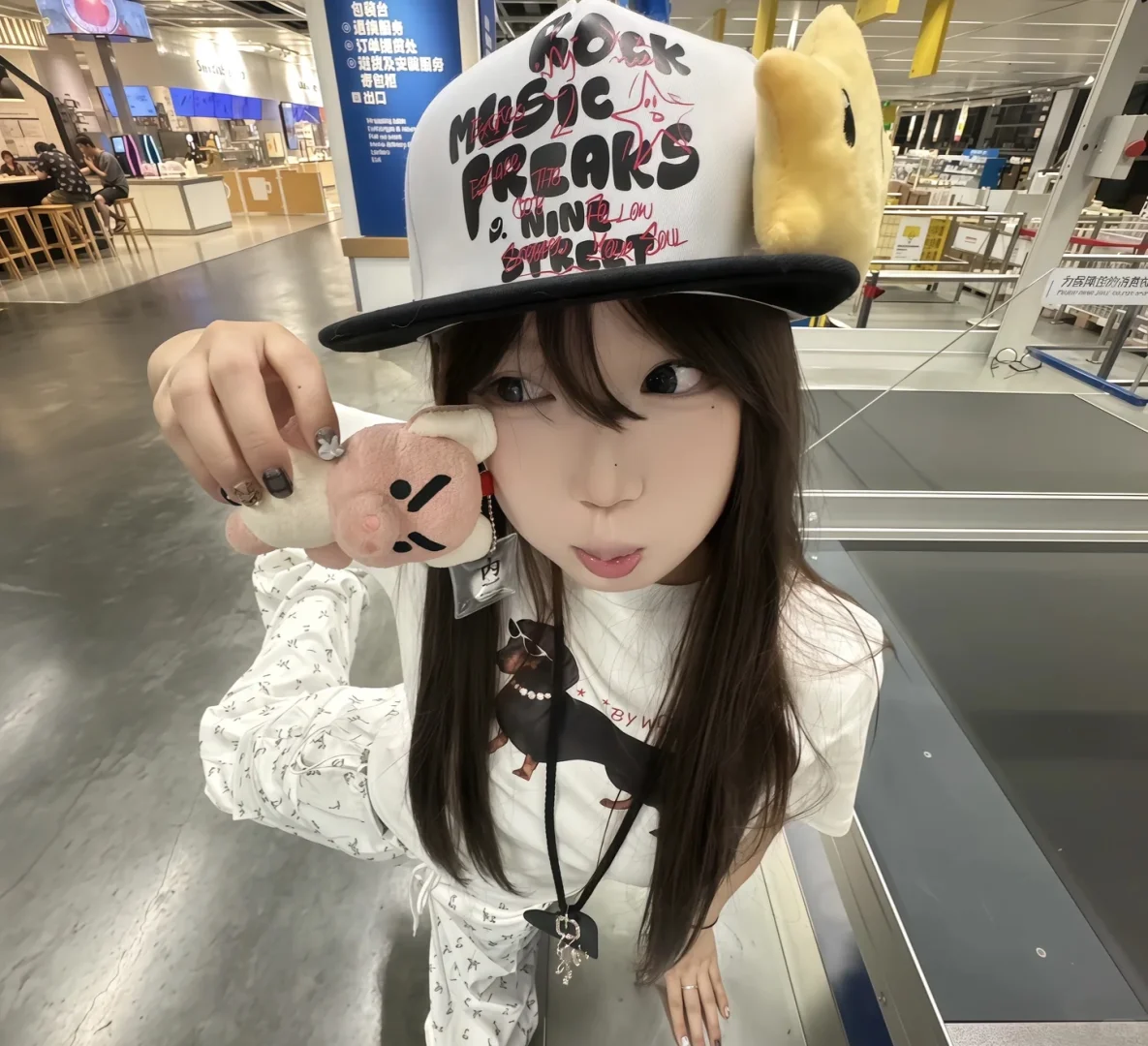 今天更一下甜妹头像😘