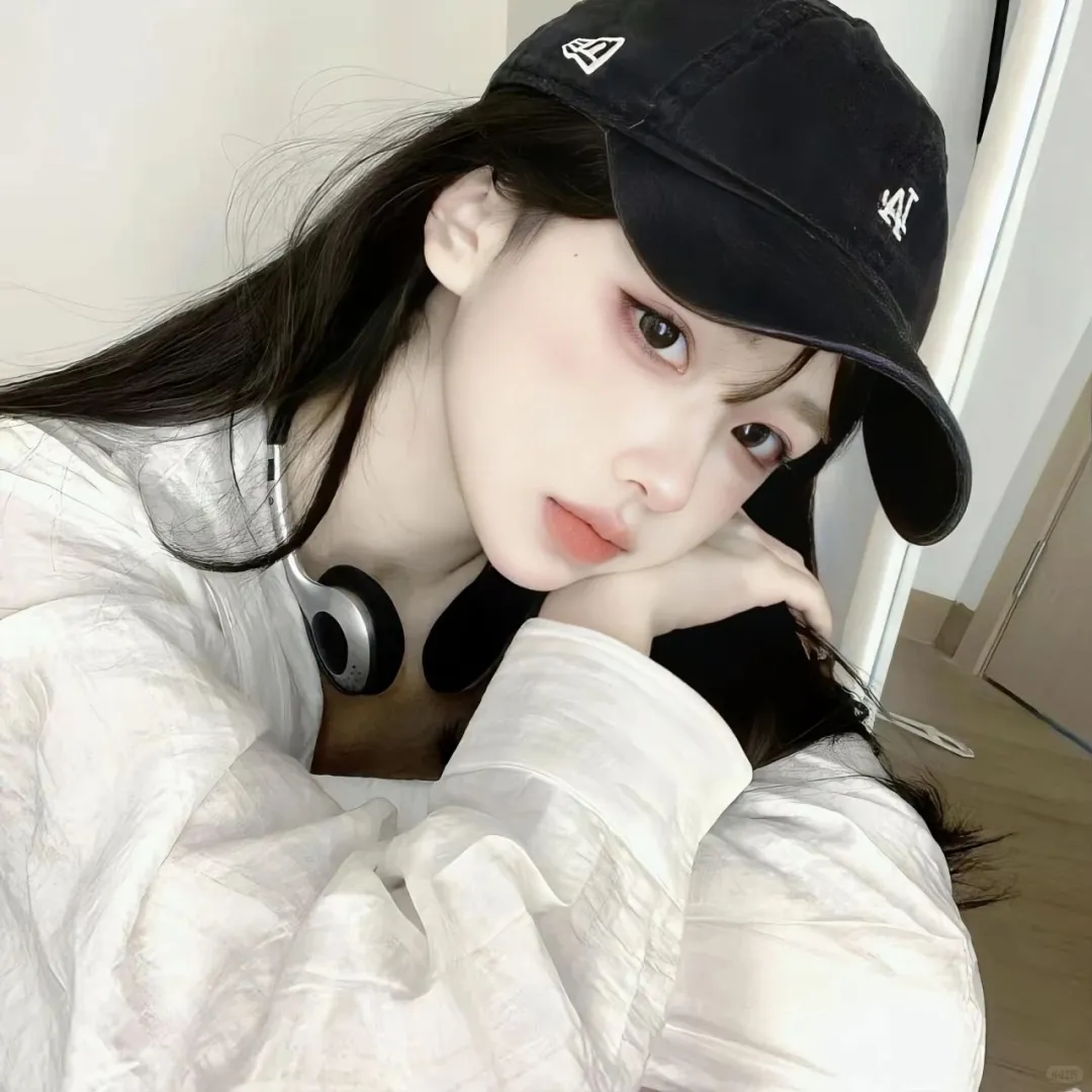𝑾𝒆𝑪𝒉𝒂𝒕氛围感甜酷女头