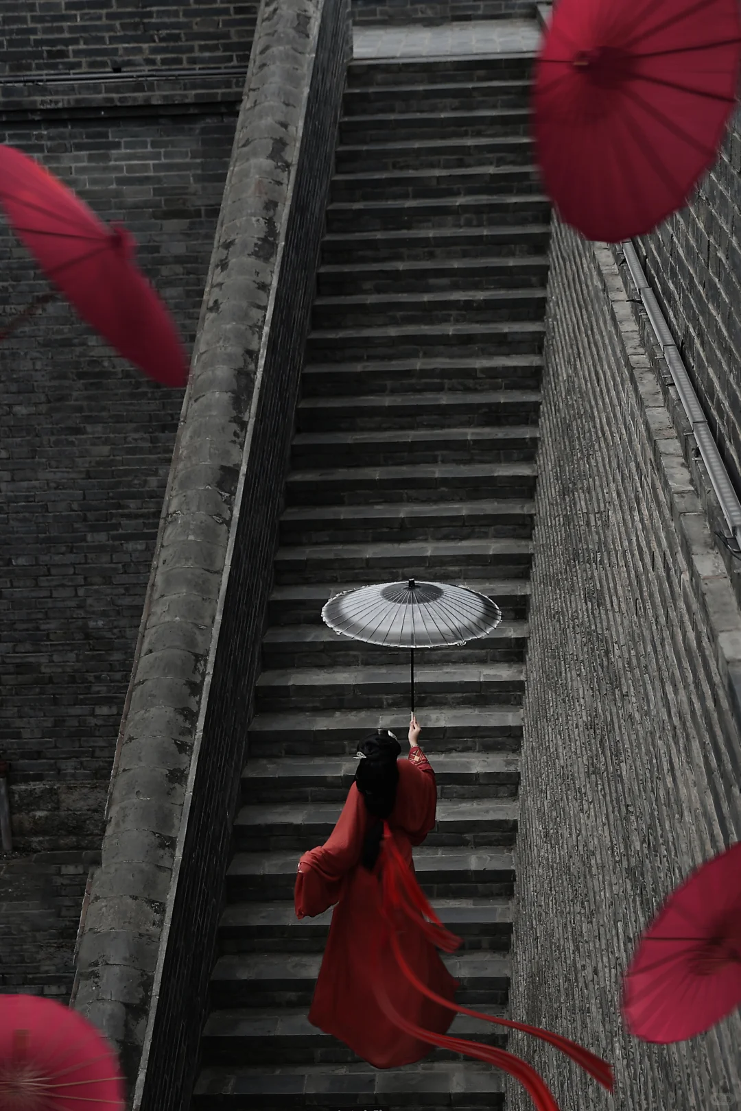 红衣衬人，终于拍上这样的写真了