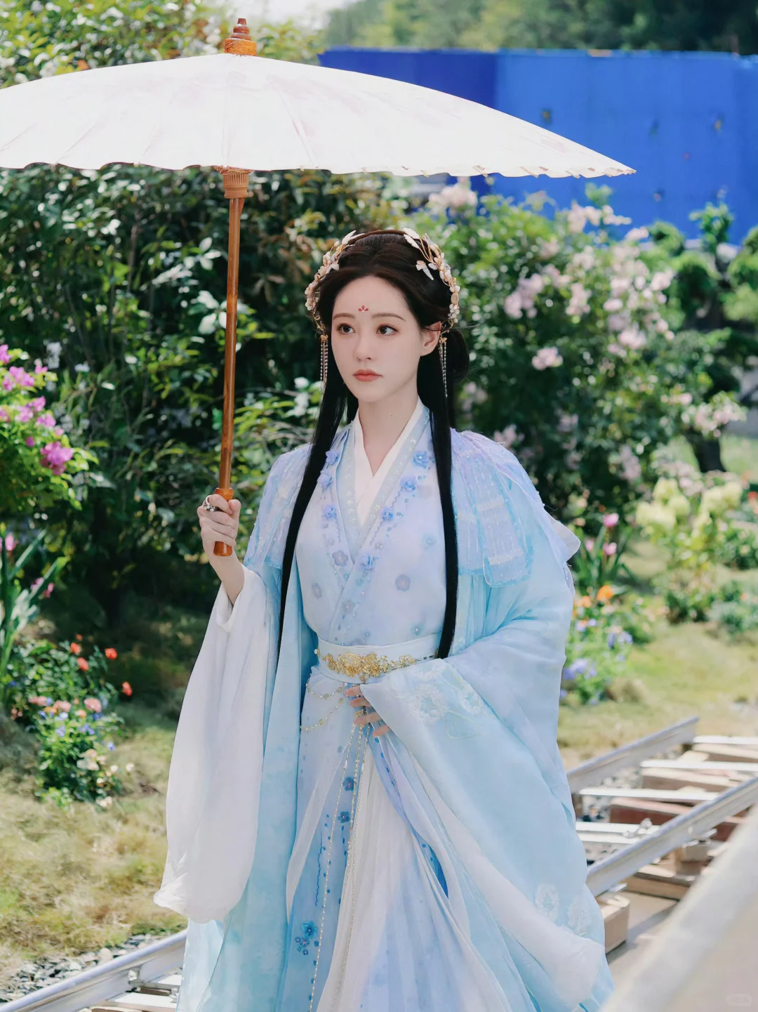 蓝袖翩跹🩵女明星绝美蓝色古装造型