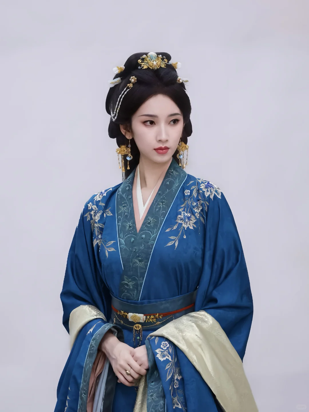 蓝袖翩跹🩵女明星绝美蓝色古装造型
