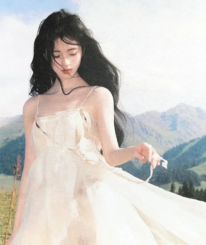 鞠婧祎与自然的温柔邂逅