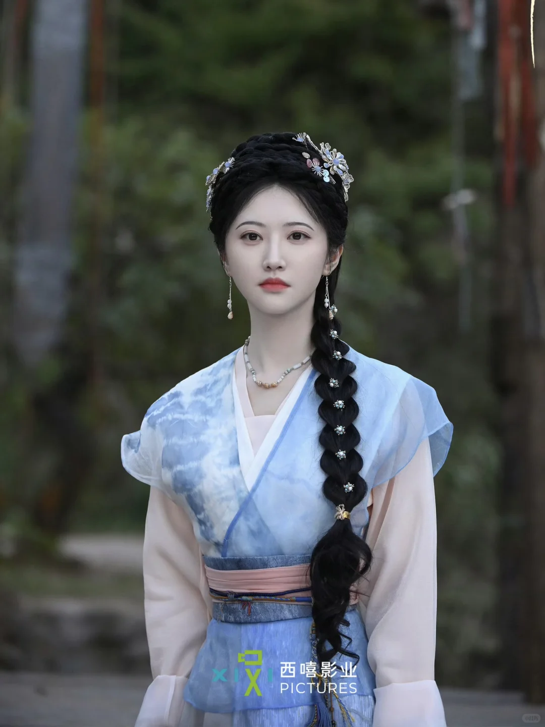蓝袖翩跹🩵女明星绝美蓝色古装造型