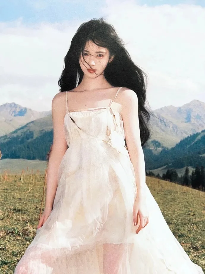 鞠婧祎与自然的温柔邂逅