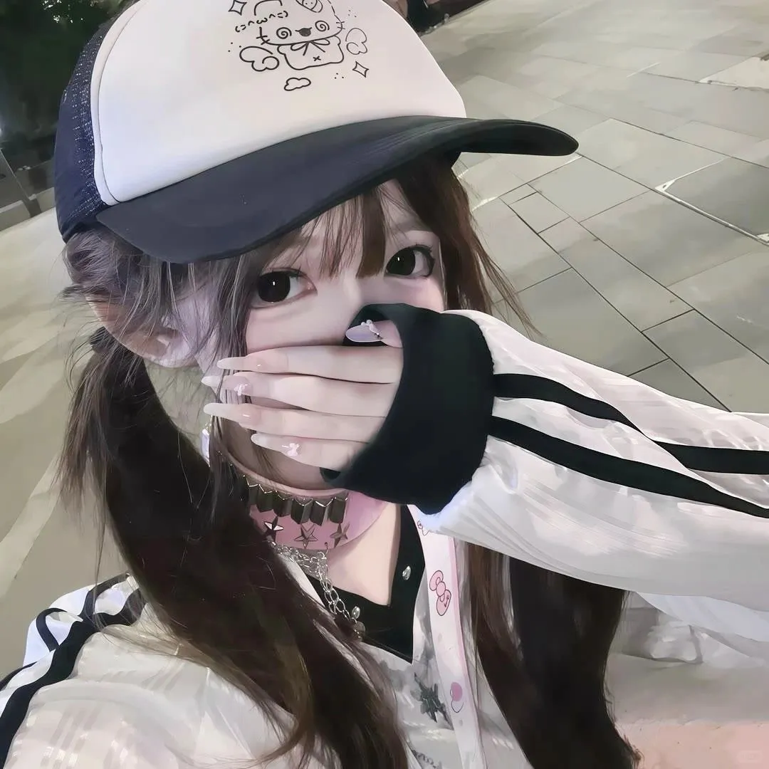 𝑾𝒆𝑪𝒉𝒂𝒕氛围感甜酷女头