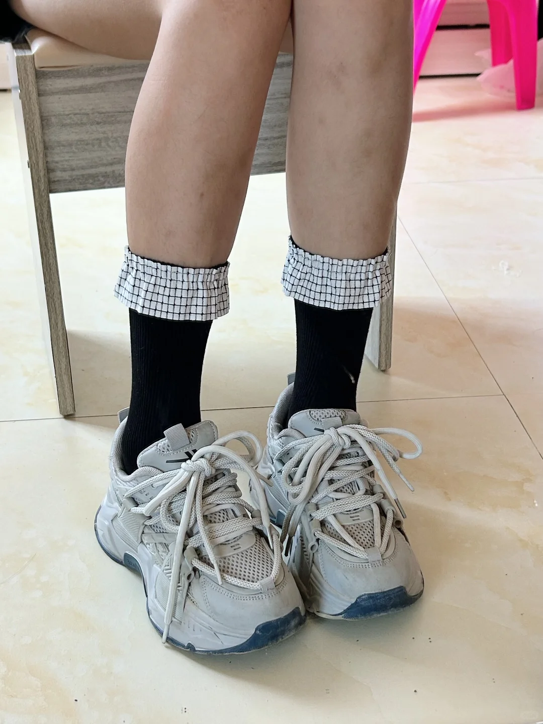 感觉高筒袜搭长靴也是很好看的