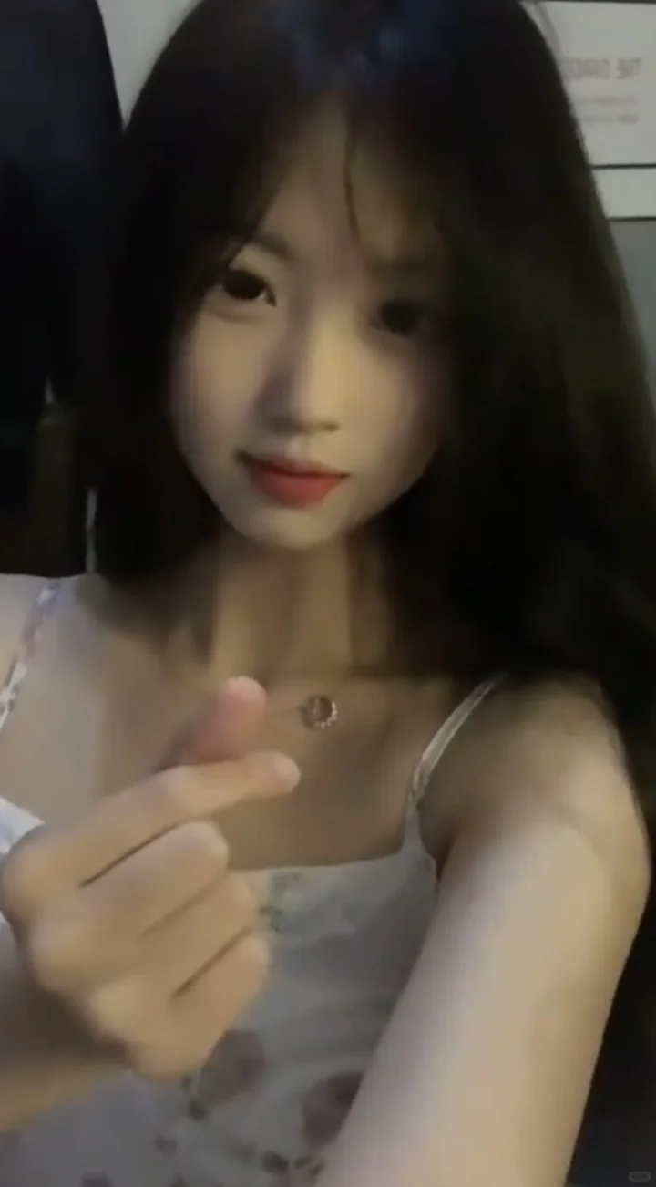 一眼就喜欢的女孩！谁能不爱！