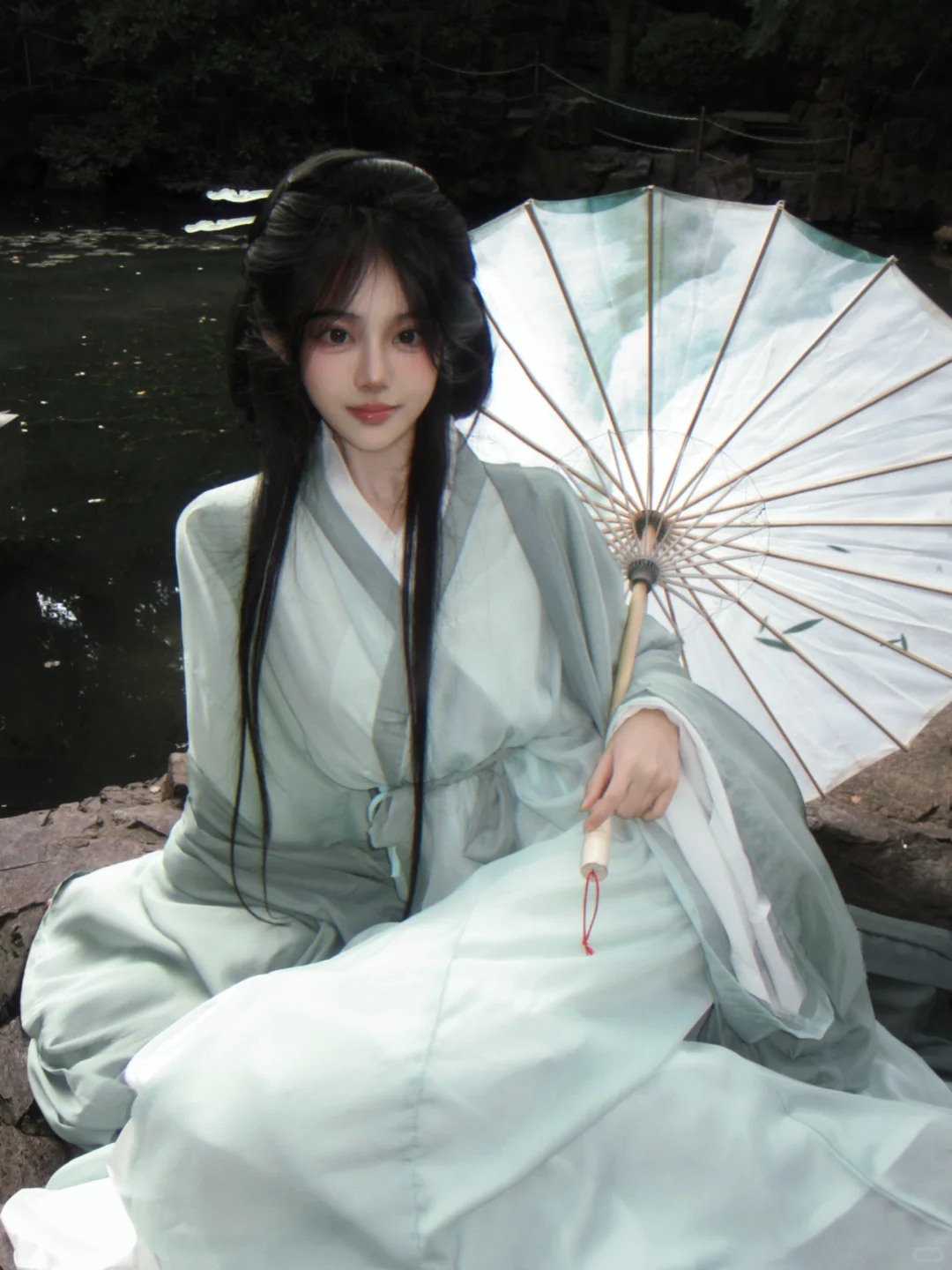 “青衫烟雨客 似是故人来”