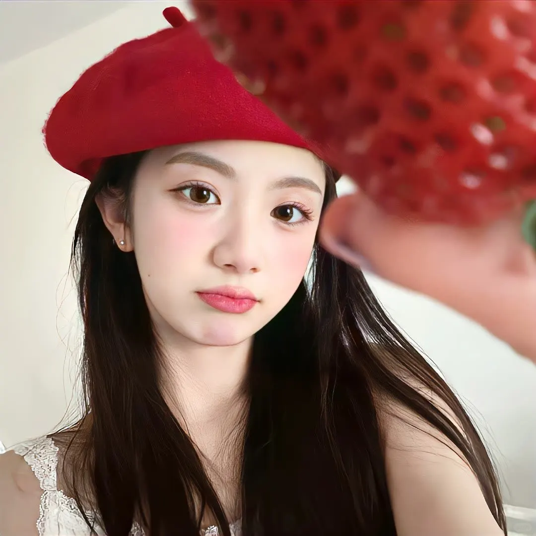 Weat | 甜甜的的女生头像