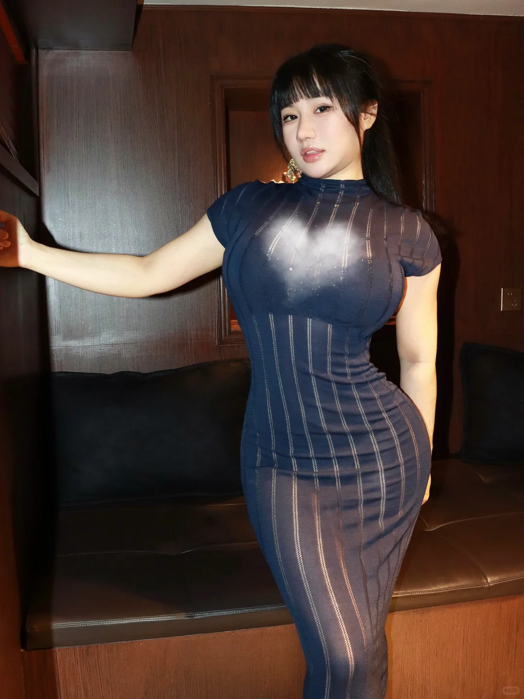 健身女当然是要配包臀裙
