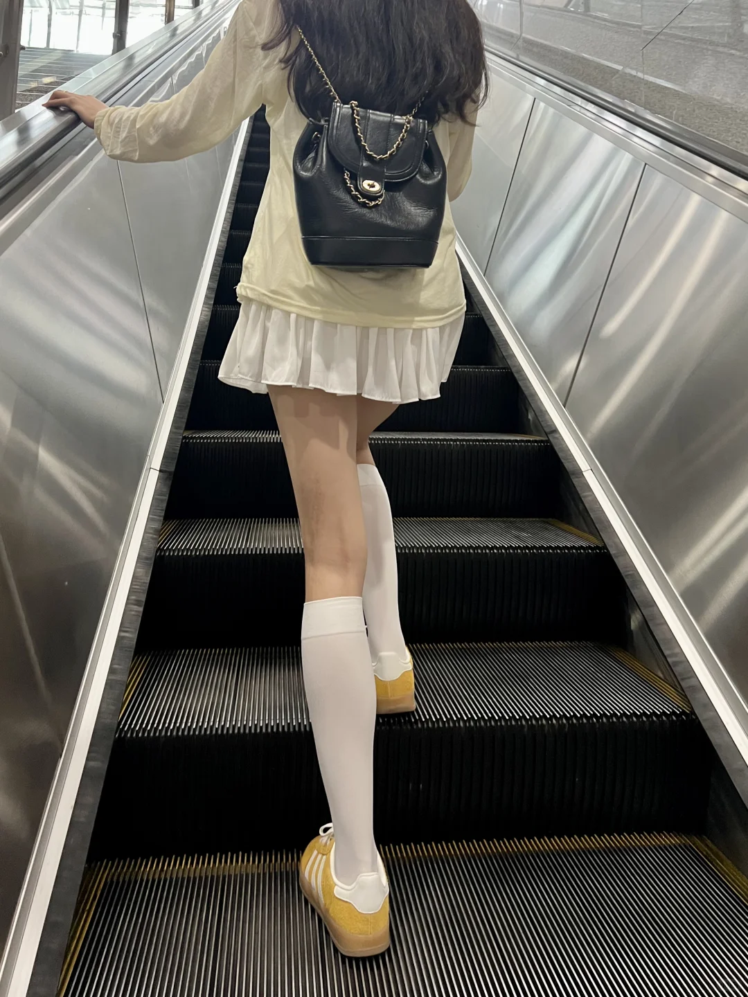 谁发明的白色小腿袜！！真的绝了😭