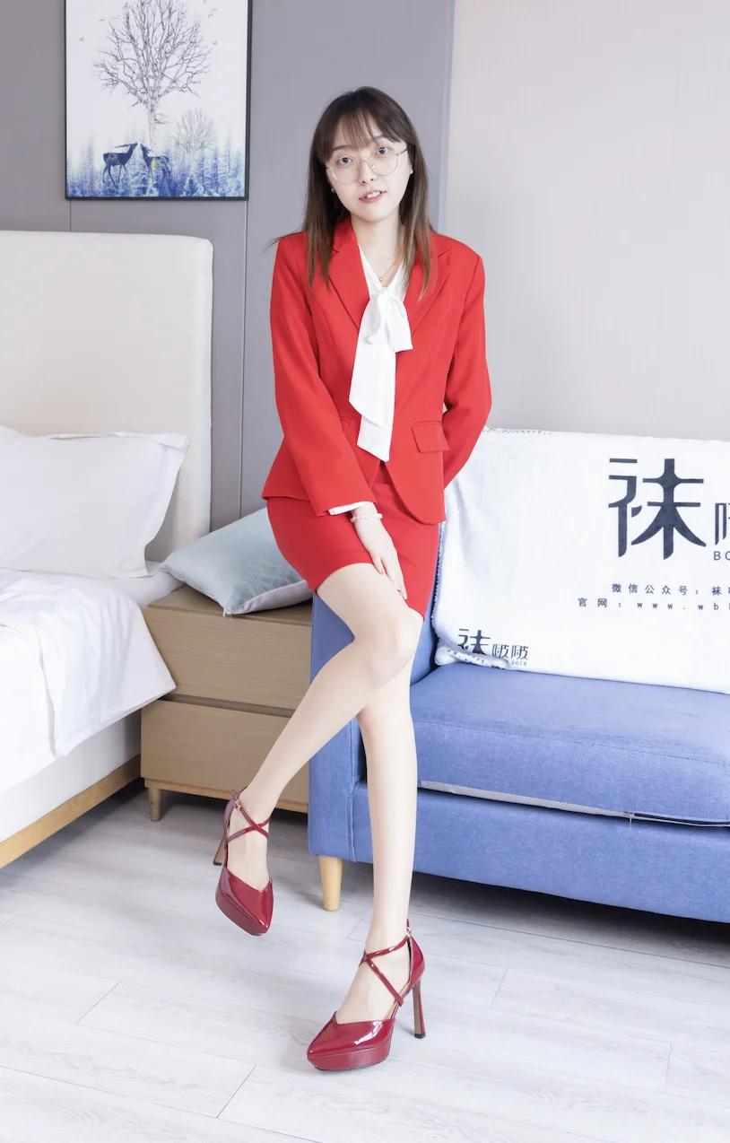 我手中只剩玫瑰一片