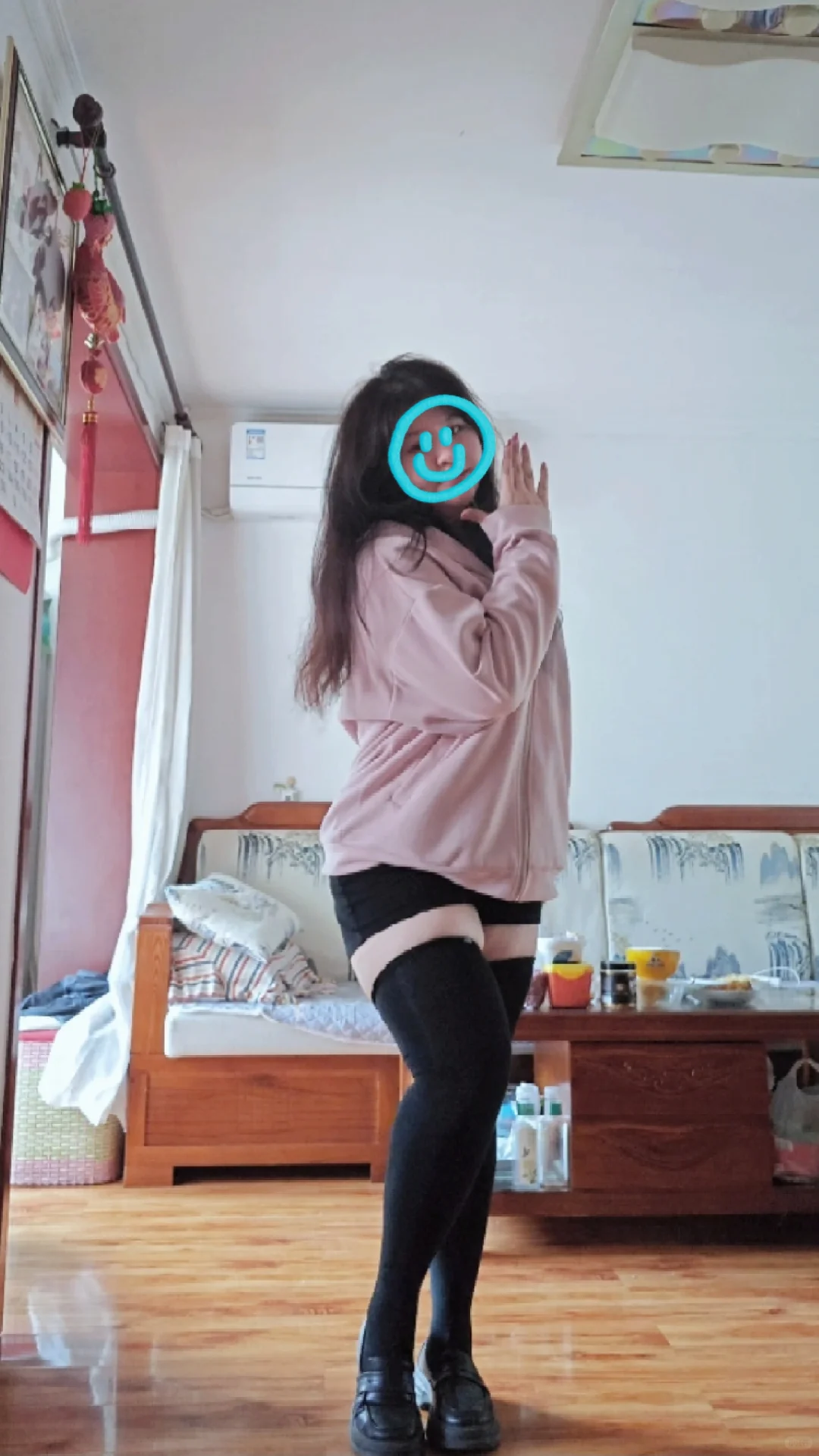 哦吼，居然有我的腿能穿的了的过膝袜！