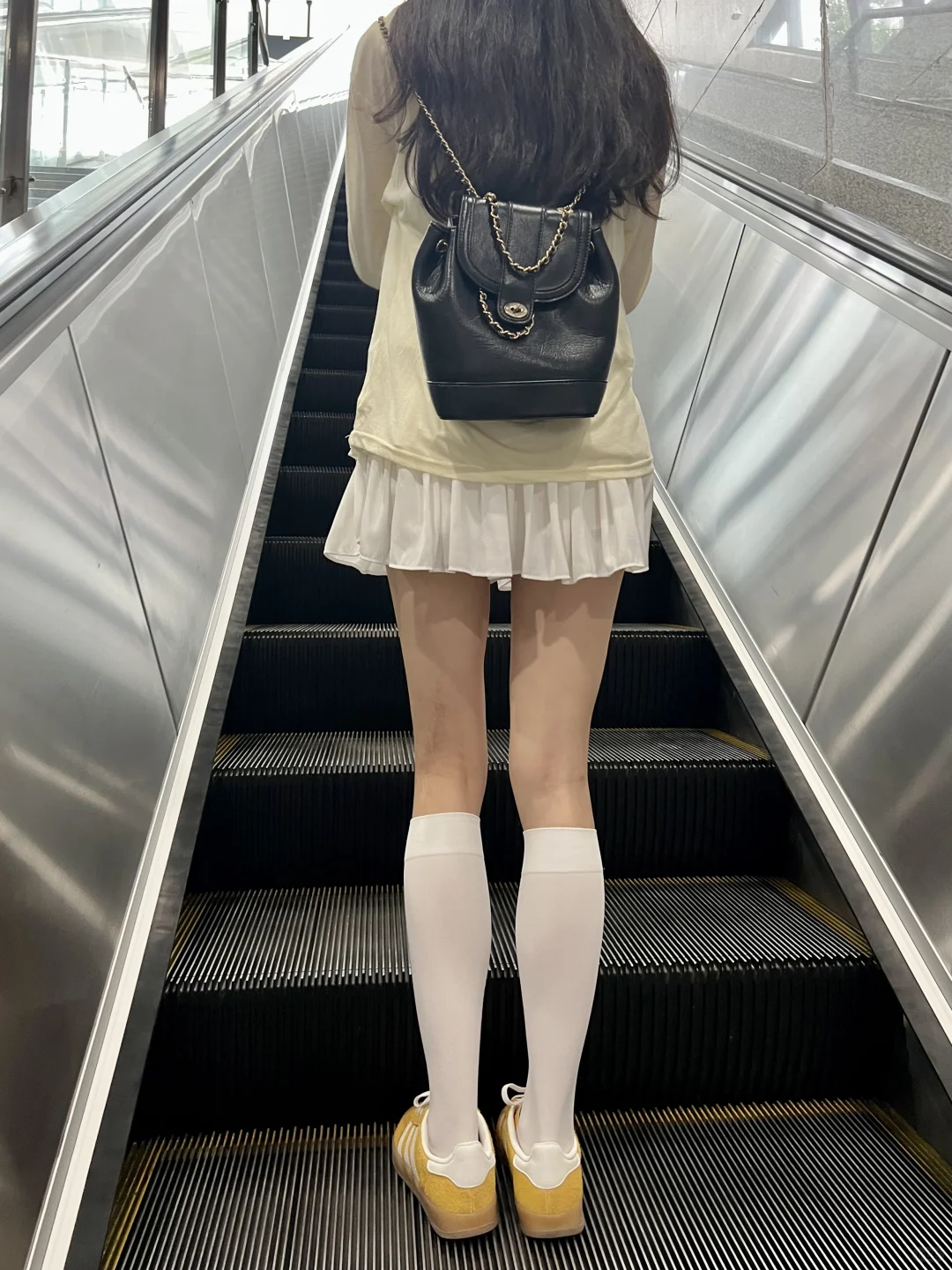 谁发明的白色小腿袜！！真的绝了😭
