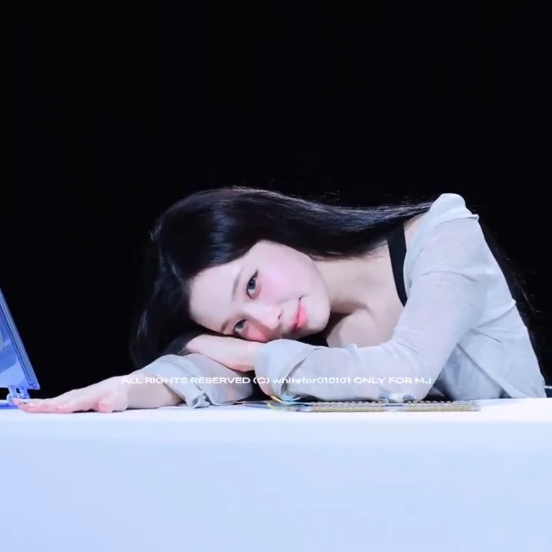 老肩巨滑～胸前的痣好迷人