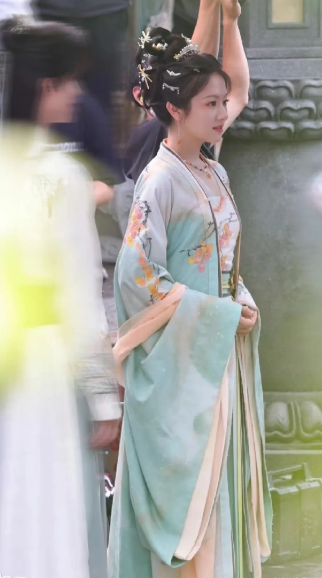 清冷女仵作妆造，氛围感拉满