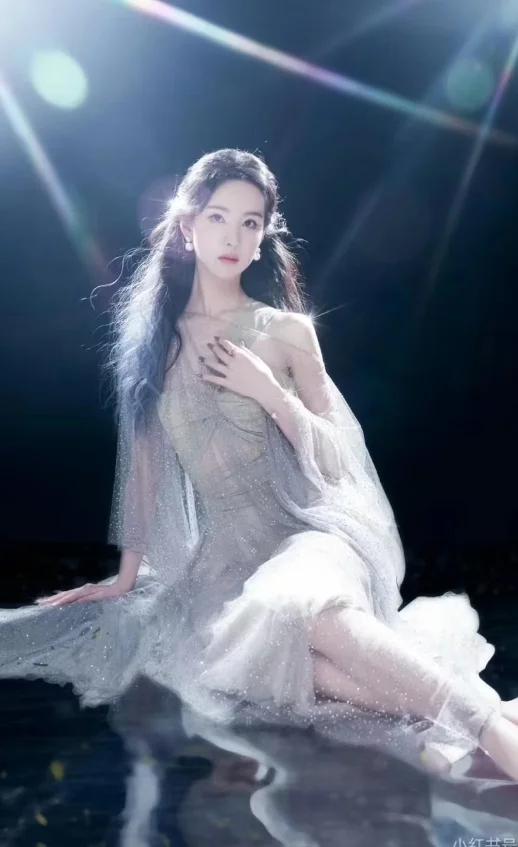 一眼万年的青衣古风造型yyds陈都灵>ᴗoಣ