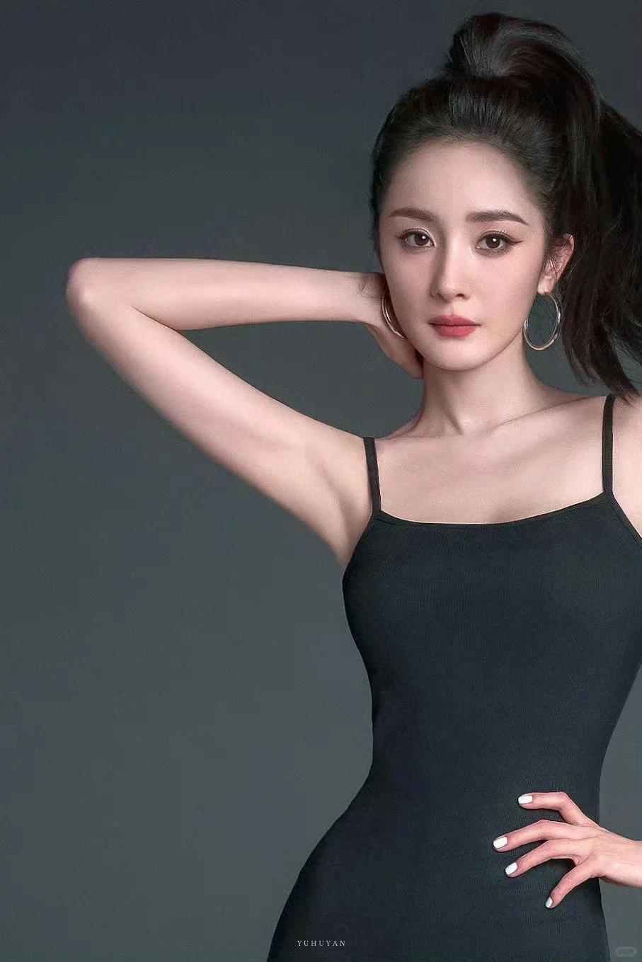 是时候发一下美胸杂志了