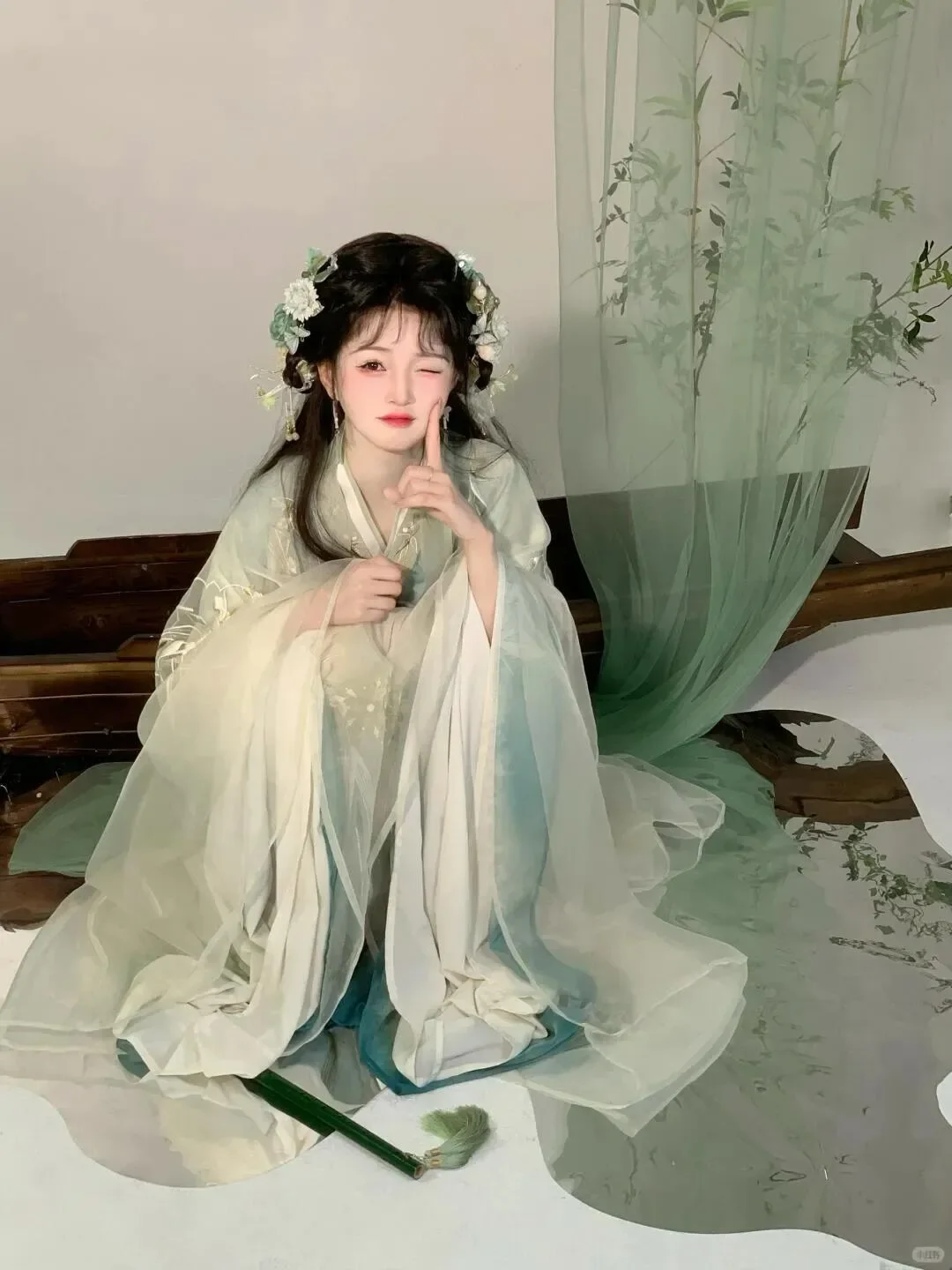 “小师妹今天终于露面啦！”