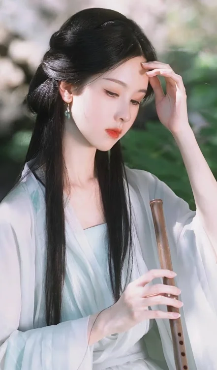 一眼万年的青衣古风造型yyds陈都灵>ᴗoಣ