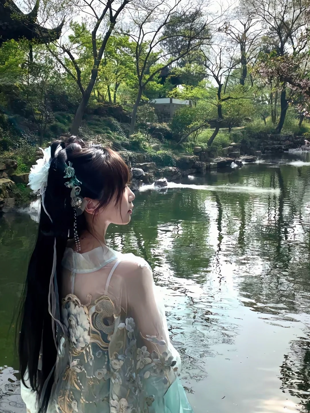 原来汉服拍背影才是绝杀😯
