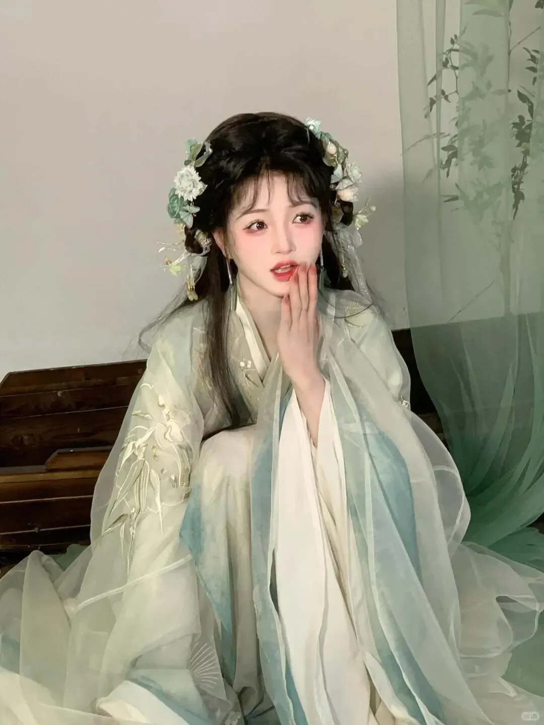 “小师妹今天终于露面啦！”