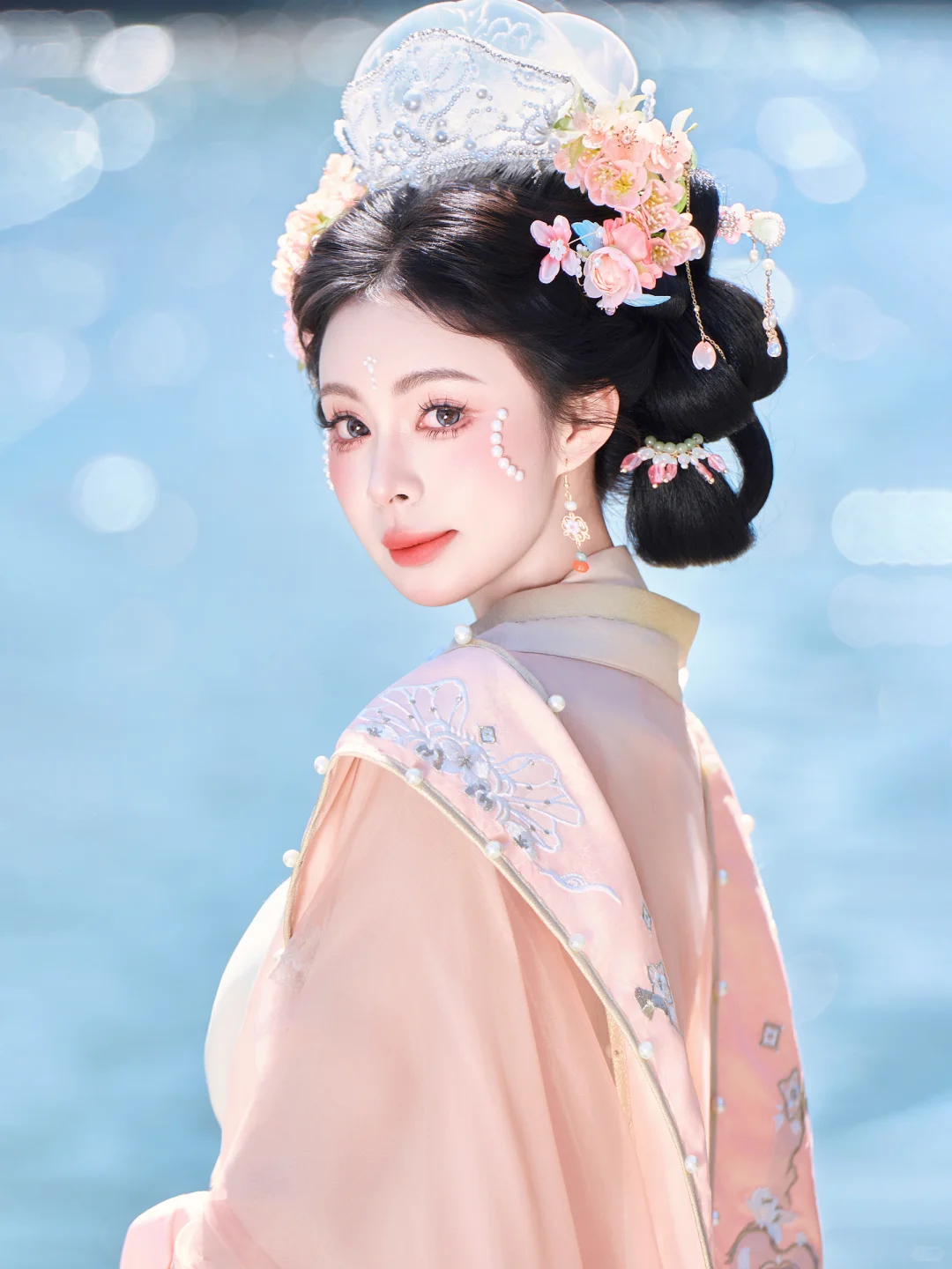 约上闺蜜拍组宋制汉服写真😘出片率💯