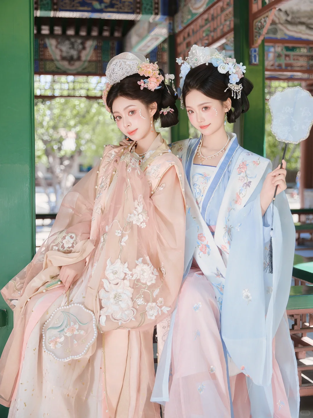 约上闺蜜拍组宋制汉服写真😘出片率💯