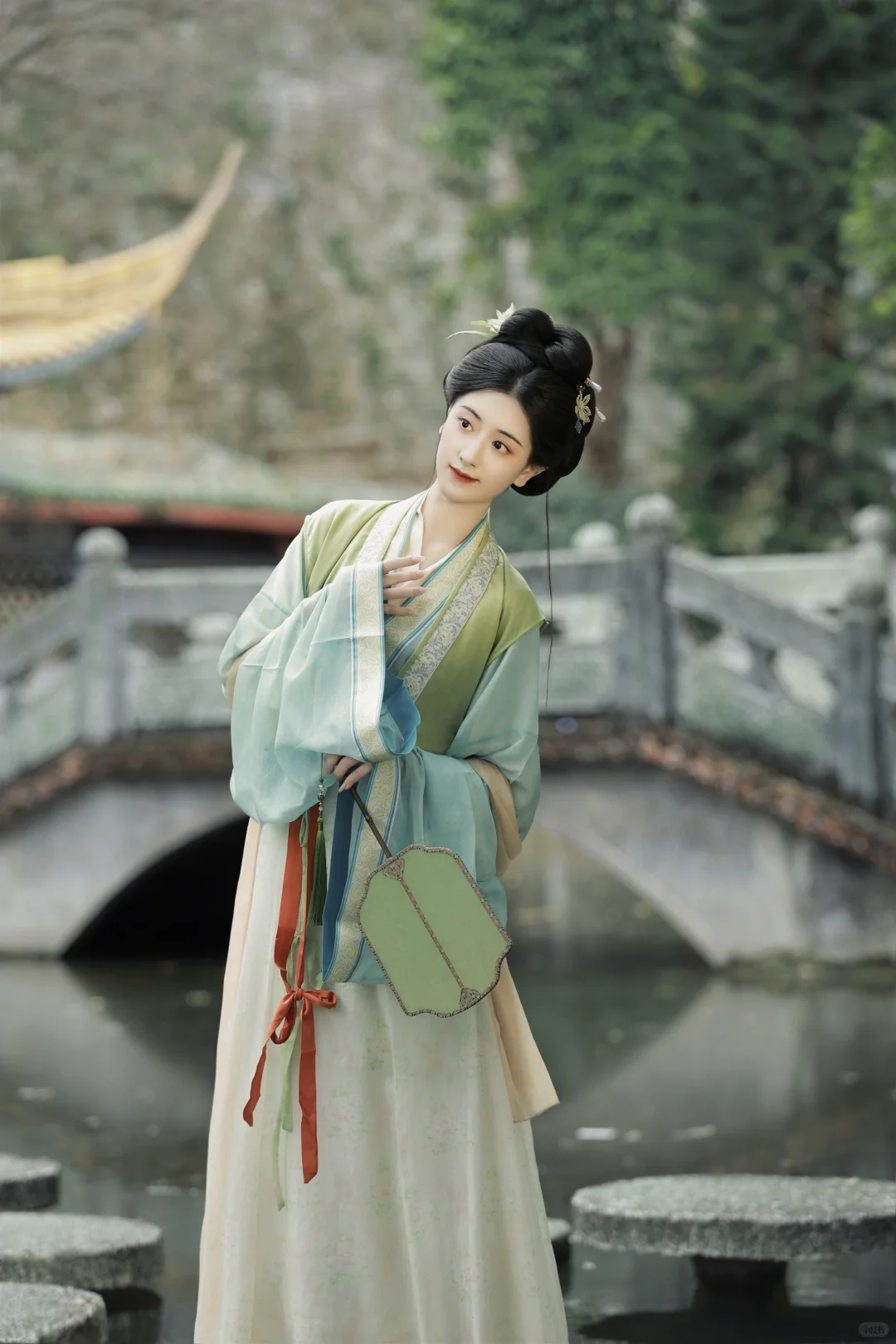 试问卷帘人却道海棠依旧