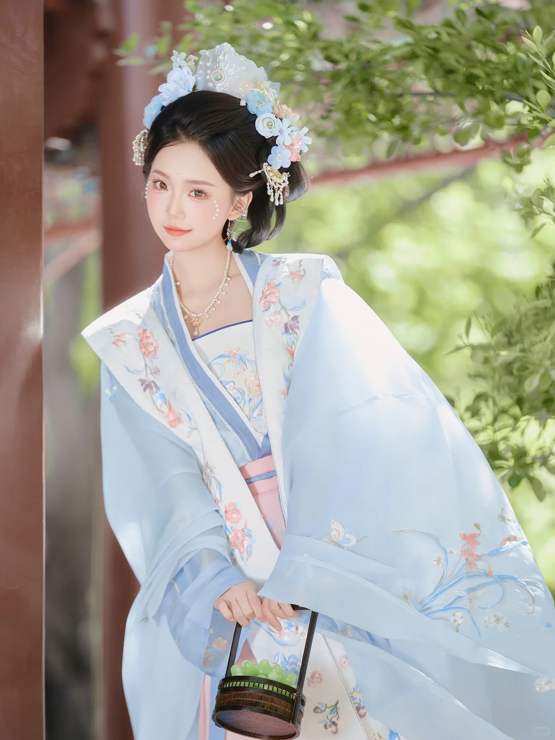 约上闺蜜拍组宋制汉服写真😘出片率💯