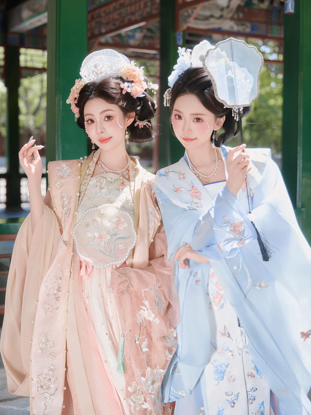约上闺蜜拍组宋制汉服写真😘出片率💯