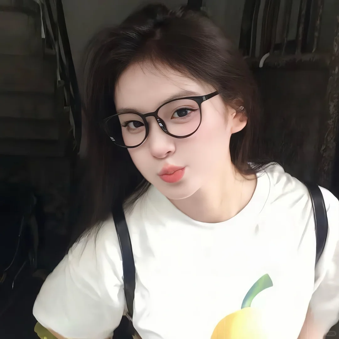 𝙒𝙚𝘾𝙝𝙖𝙩超美女生头像