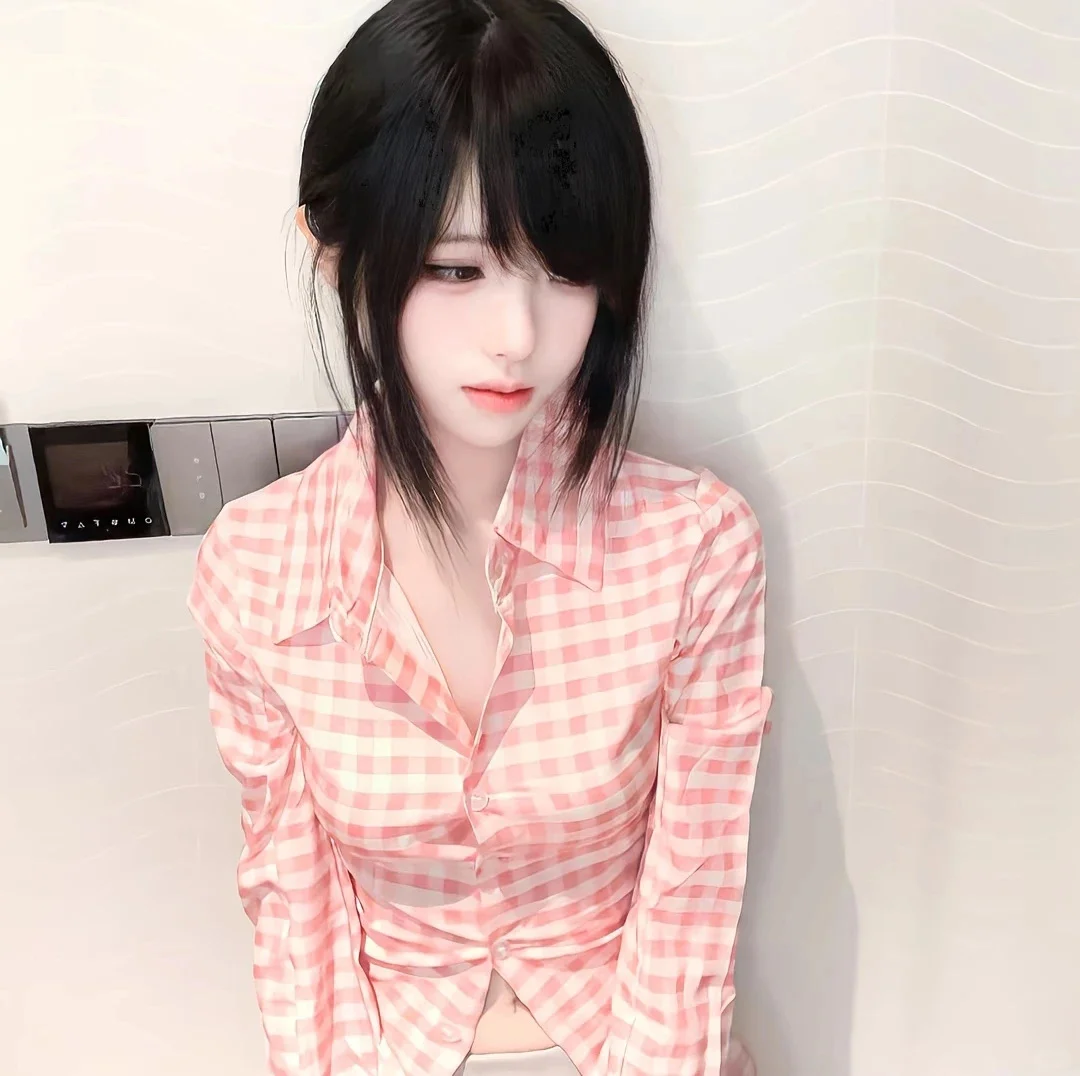 𝙒𝙚𝘾𝙝𝙖𝙩清纯钓系女头