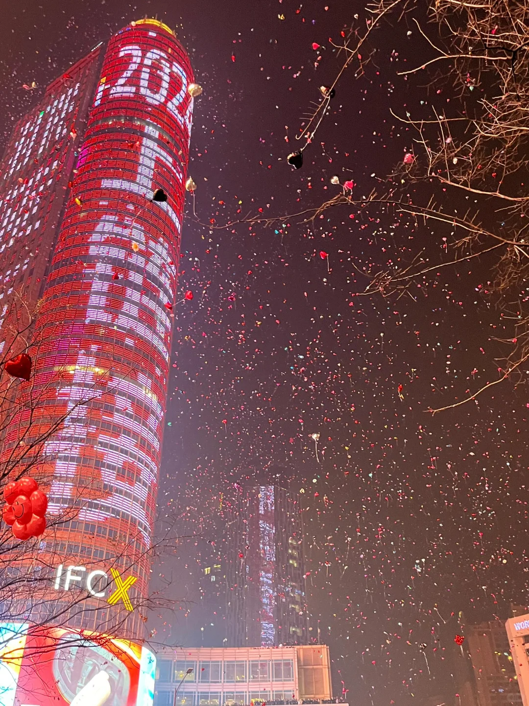 18张 最后一页幸福过年氛围感拉满了