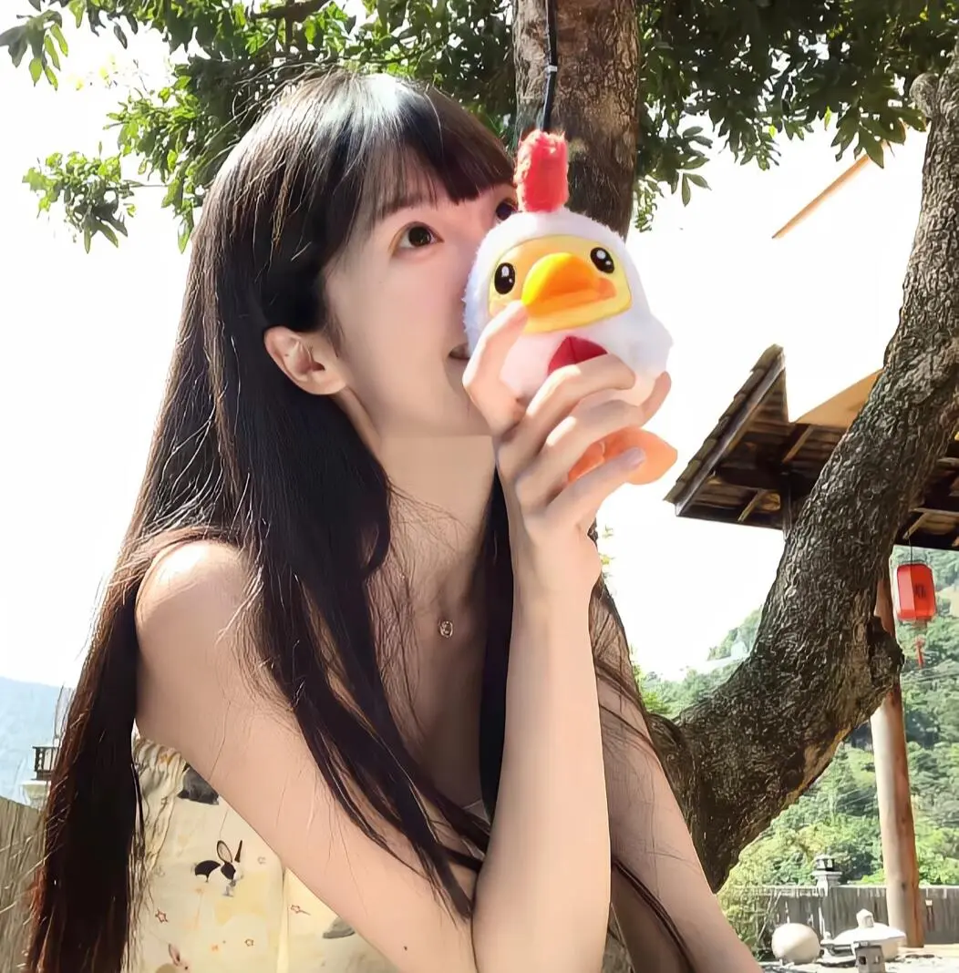 𝙒𝙚𝘾𝙝𝙖𝙩 / 女头➕背景图🍃