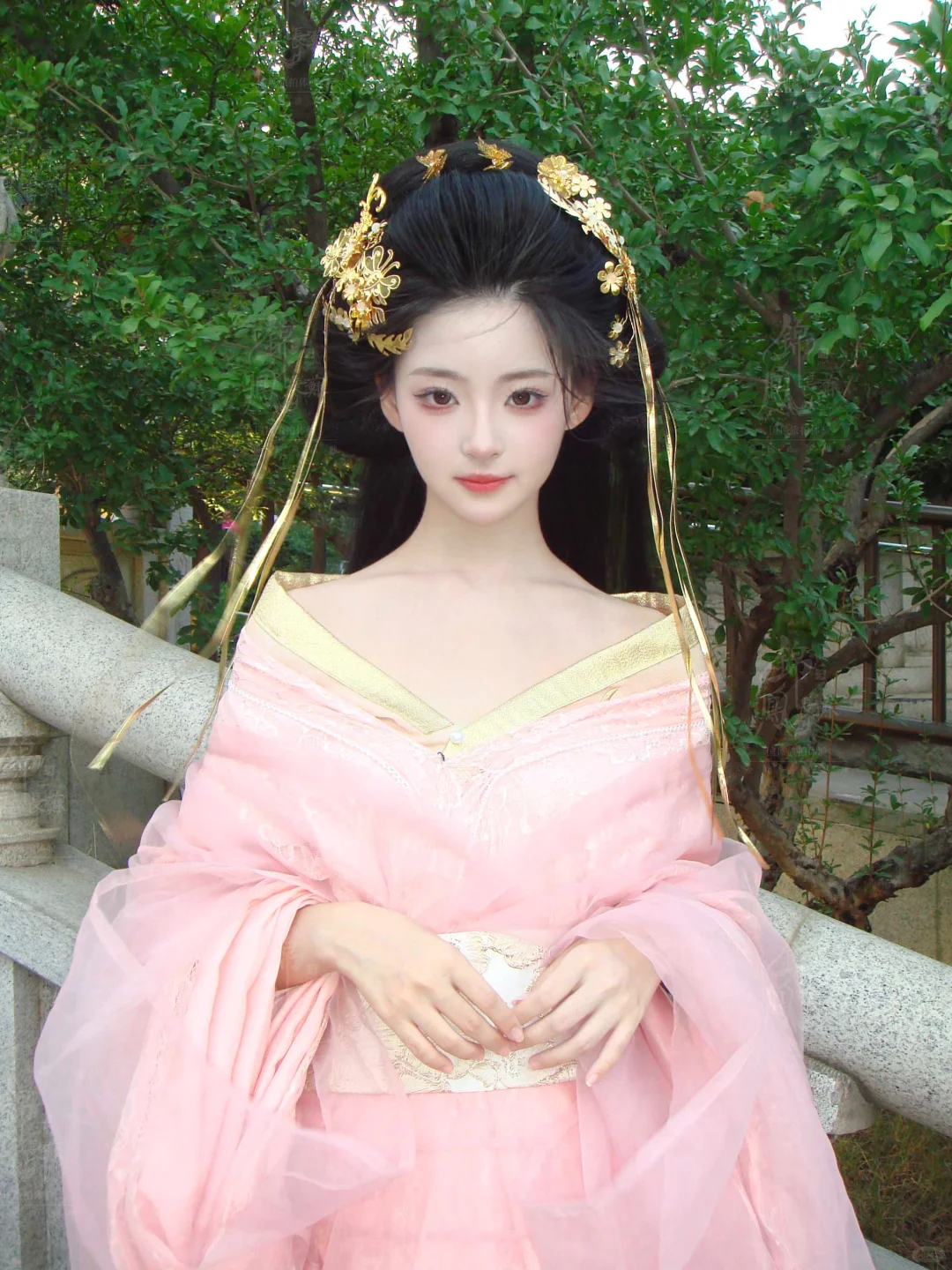 ccd还是手机！清冷感虞姬粉色战国袍太出片