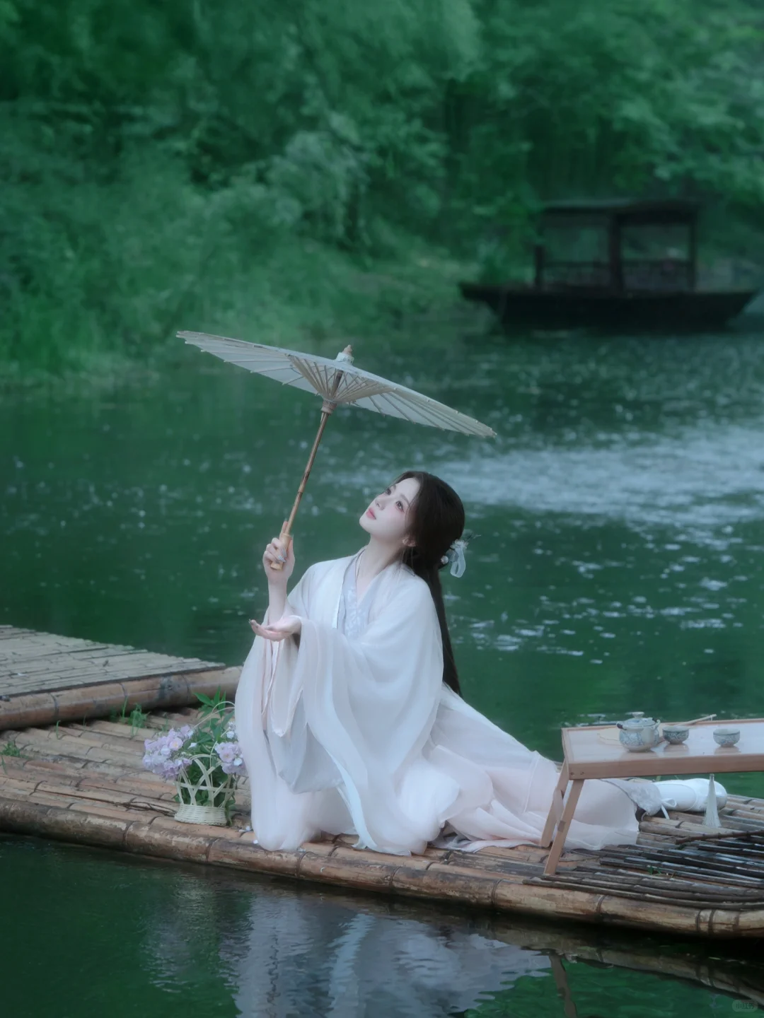 苏州雨中清冷感竹筏汉服🍃真江南氛围拉满❗️