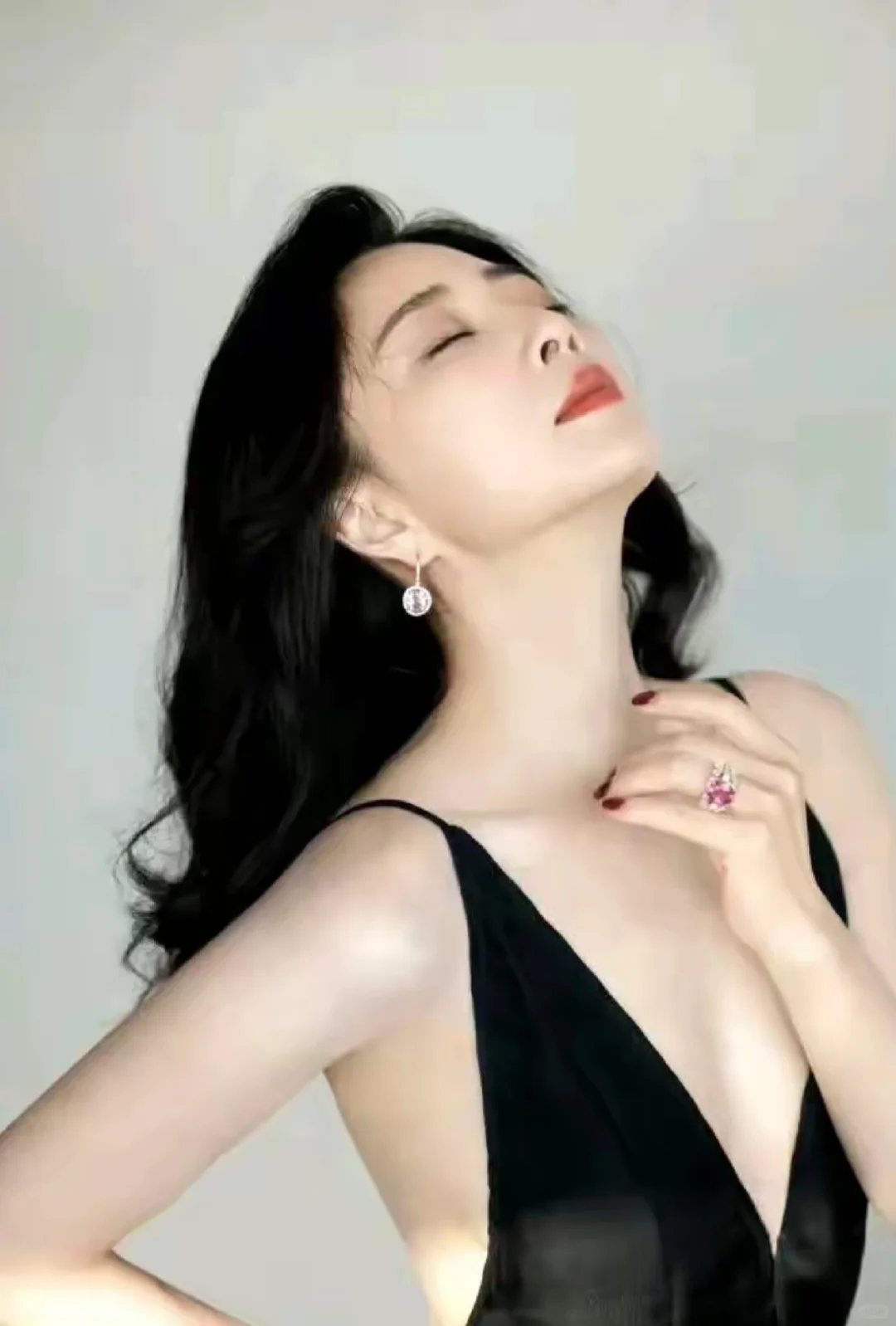 殷桃:黑丝玄彩