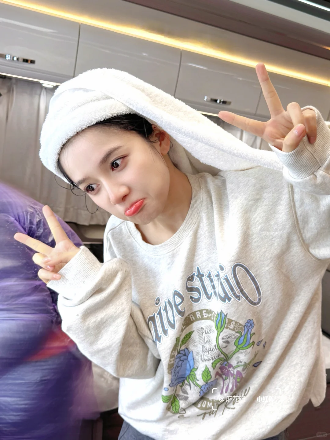 omg张婧仪连这个角度都是美的！