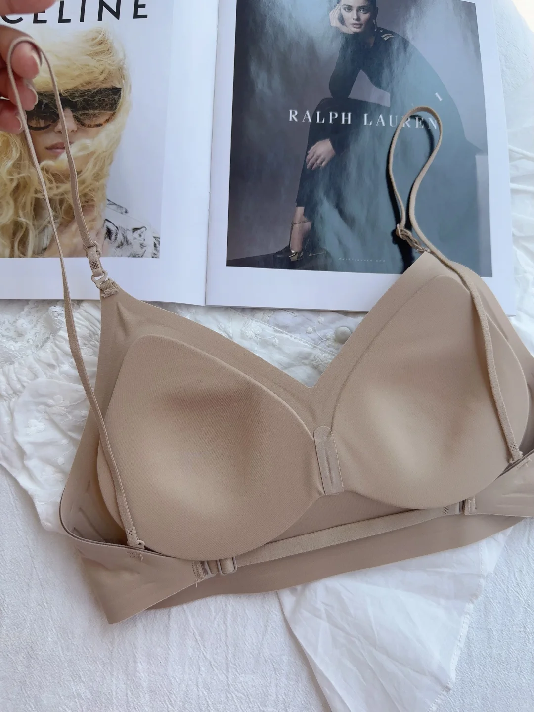 露背➕挂脖！粉底液大露背👙真的又辣又 sexy